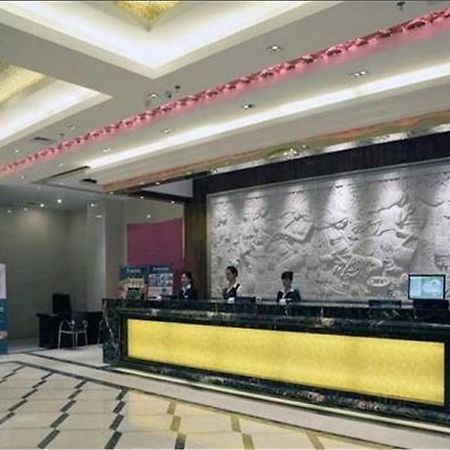 Greentree Inn Guangdong Guangzhou Jichang Road Express Hotel מראה חיצוני תמונה