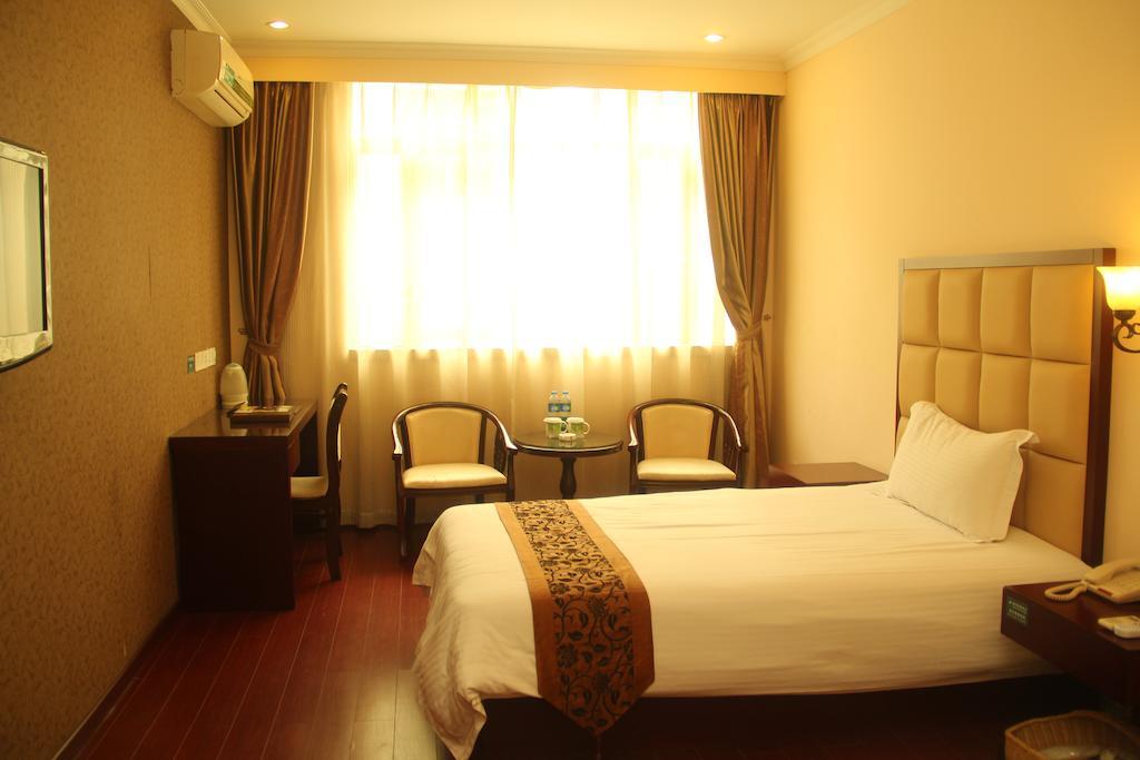 Greentree Inn Guangdong Guangzhou Jichang Road Express Hotel חדר תמונה