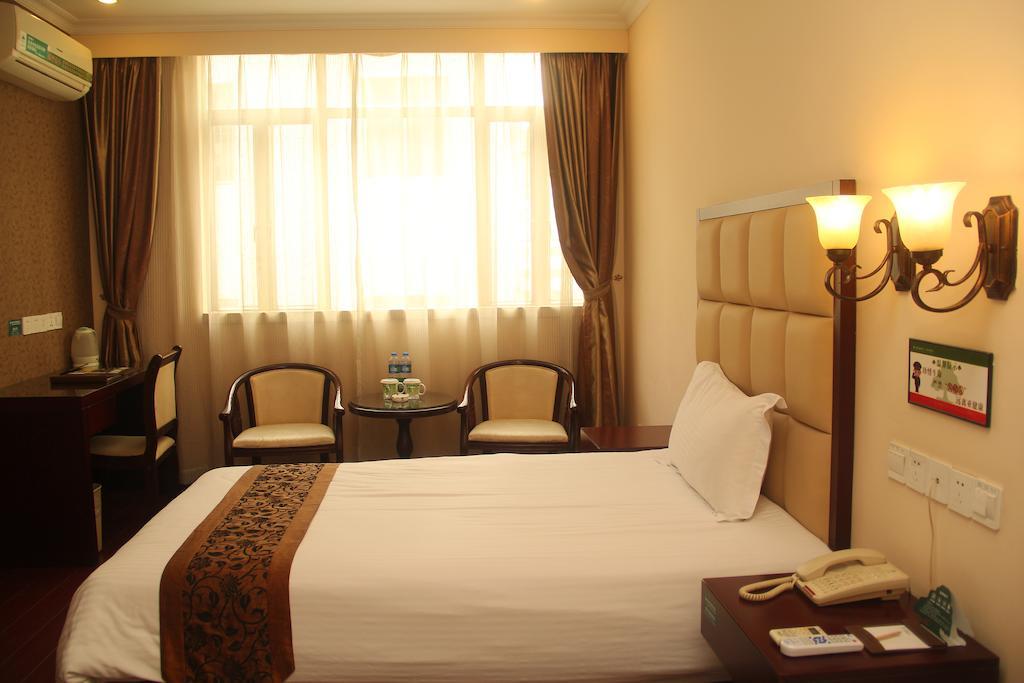 Greentree Inn Guangdong Guangzhou Jichang Road Express Hotel חדר תמונה